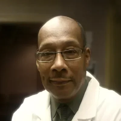 A headshot photo of Derek M. Stephens, DDS